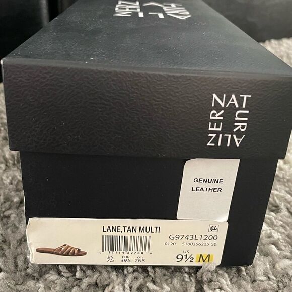 NIB Naturalizer Slip On Leather Sandals - Picture 7 of 8